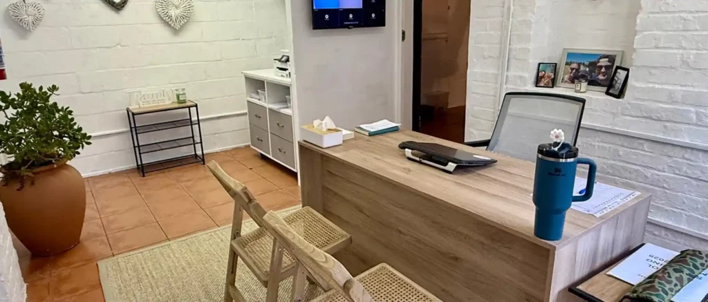 desk table