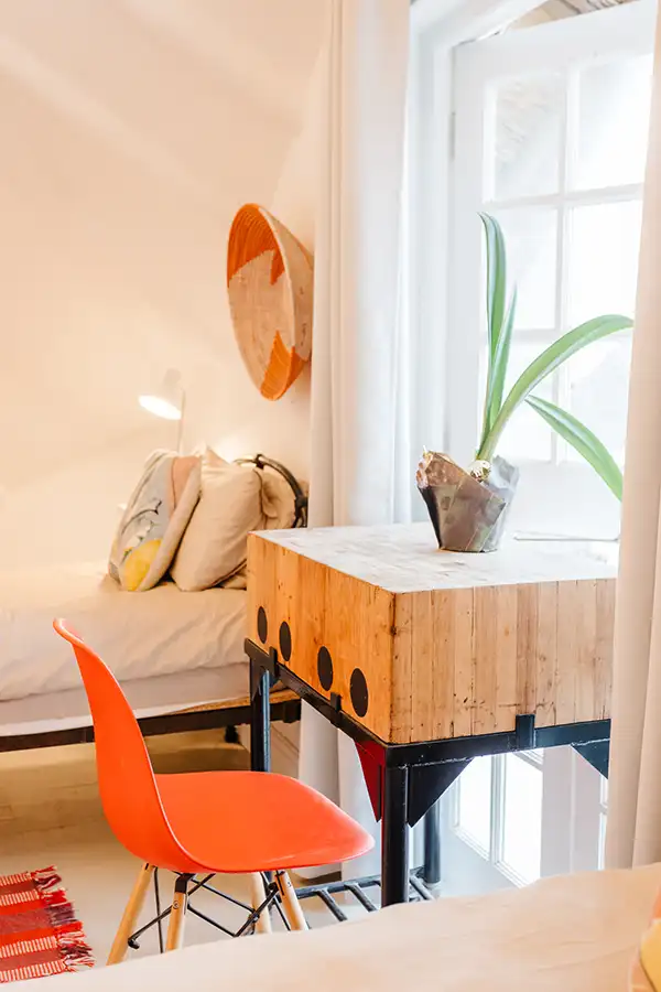 bed and sidetable